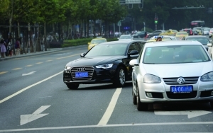 江苏严查路怒症 一周查处变道加塞6500余起，交通文明再升级